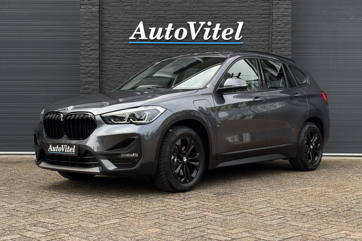 BMW X1 - xDrive25e | PDC V+A | Elektrische Klep | LED | Apple Carplay | 35X Op Voorraad - AutoWereld.nl