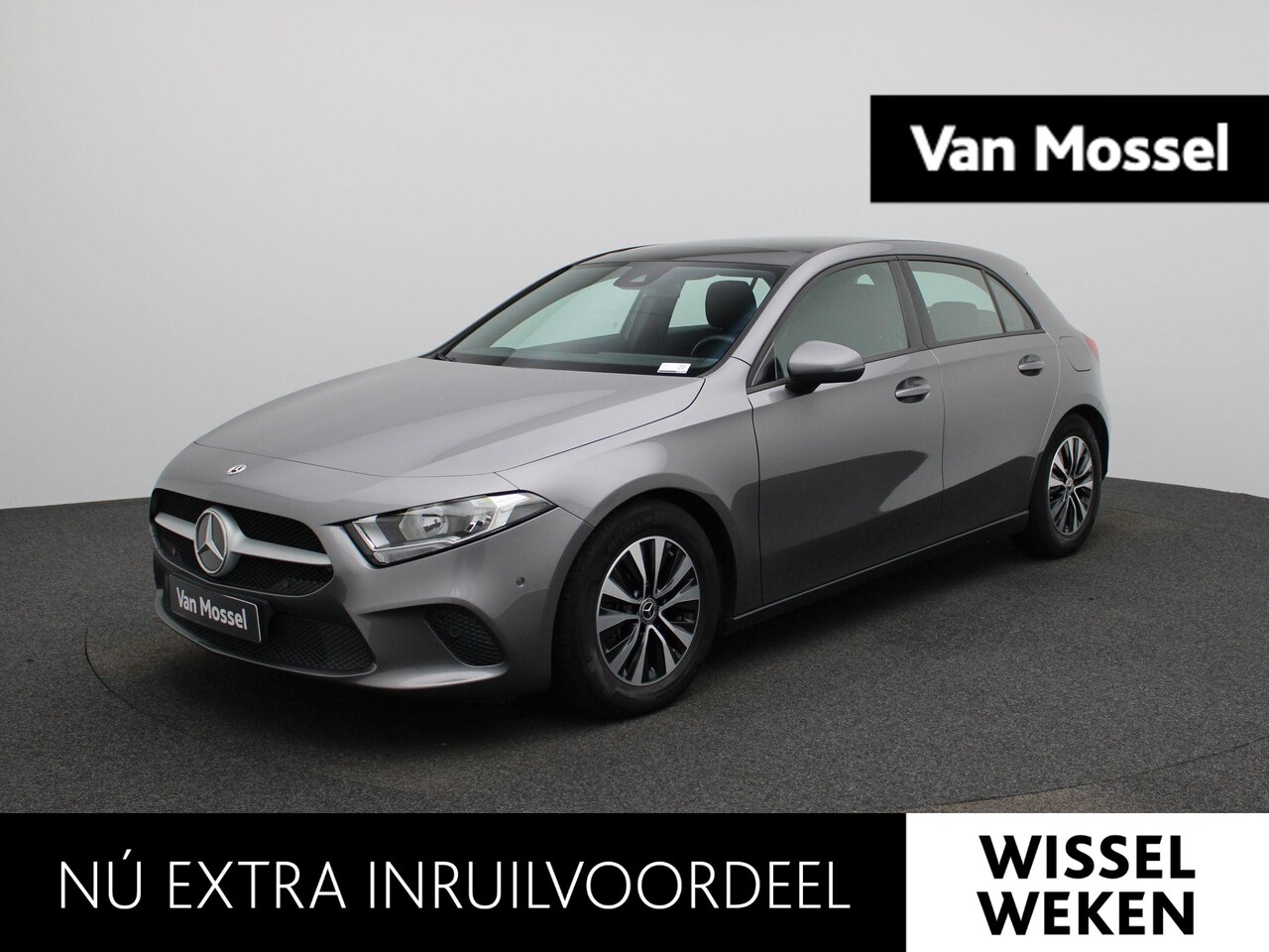 Mercedes-Benz A-klasse - 180 | Panoramadak | Achteruitrijcamera | Stoelverwarming | Parkeersensoren | - AutoWereld.nl