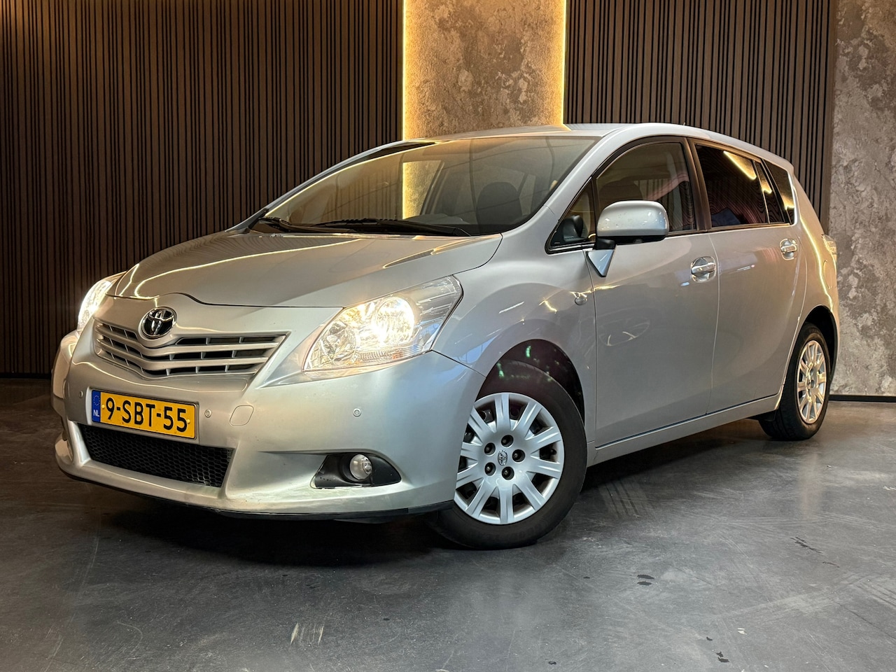 Toyota Verso - 1.8 VVT-i Business 7P. Navi Camera Trekhaak Cruise - AutoWereld.nl