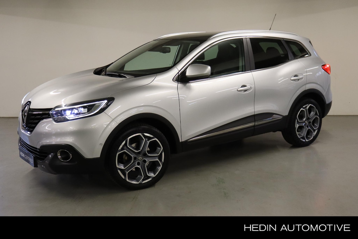 Renault Kadjar - TCe 130 EDC Bose | Automaat | R-Link Multimedia & Navigatie | Camera | Panoramadak | Parke - AutoWereld.nl