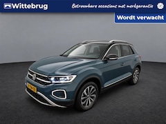 Volkswagen T-Roc - 1.5 TSI Style / Digitaal dashboard / Pano / Navigatie / App connect / Trekhaak / Fabriekga