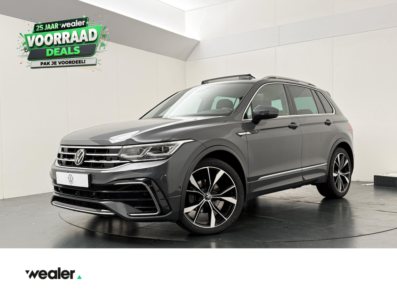 Volkswagen Tiguan - 1.5 TSI R-Line Business | 150 PK | Automaat | Panoramadak | Adaptive Cruise Control | Stoe - AutoWereld.nl