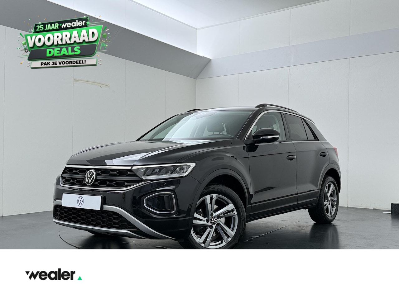Volkswagen T-Roc - 1.0 TSI Life | 110 PK | Trekhaak | Adaptive Cruise Control | Achteruitrijcamera | Navigati - AutoWereld.nl