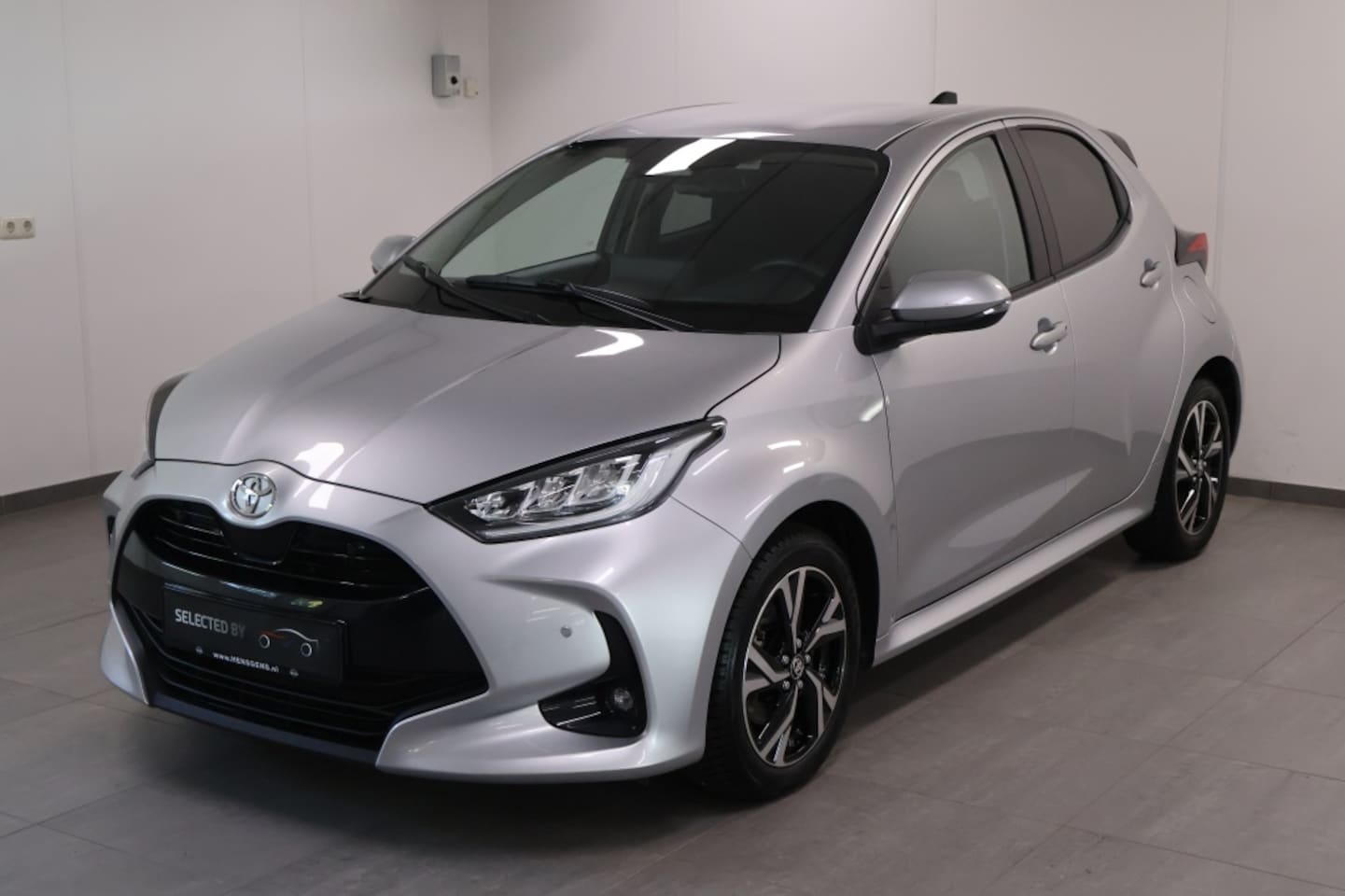 Toyota Yaris - 1.5 Hybride 115 Dynamic | Comfort Pack - AutoWereld.nl