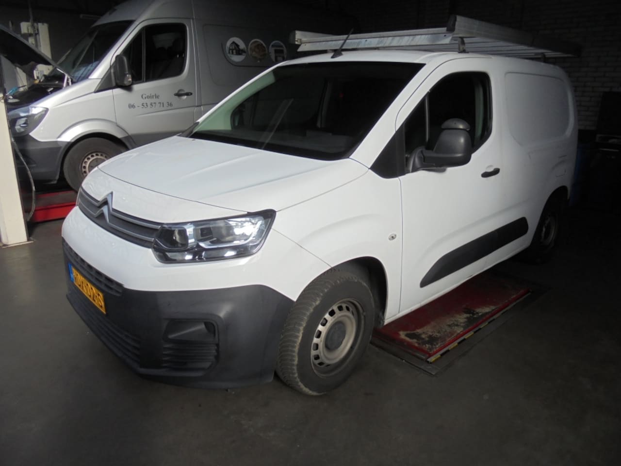 Citroën Berlingo - 1.5 BlueHDI Control||Trekhaak||Airco||Cruise||Imperiaal|| - AutoWereld.nl