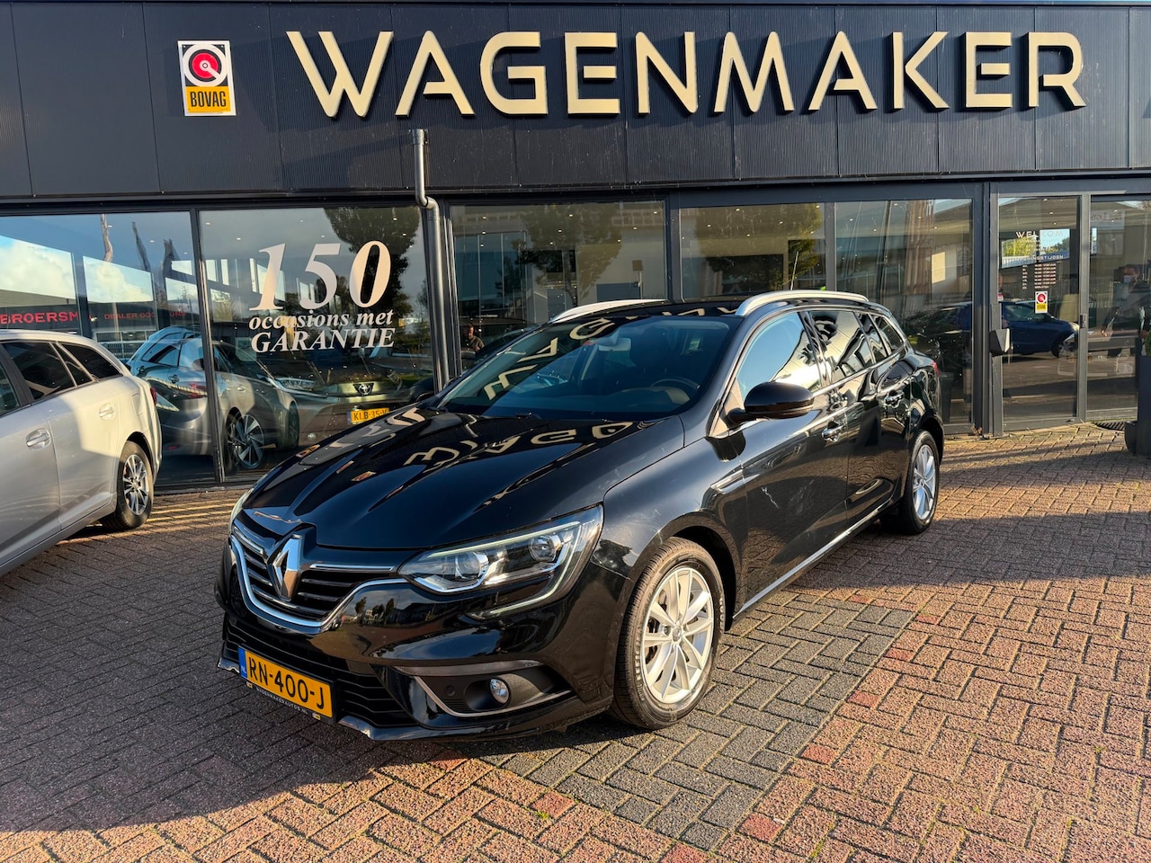 Renault Mégane Estate - 1.2 TCe Limited Aut|Cruise|NAV|Carplay - AutoWereld.nl