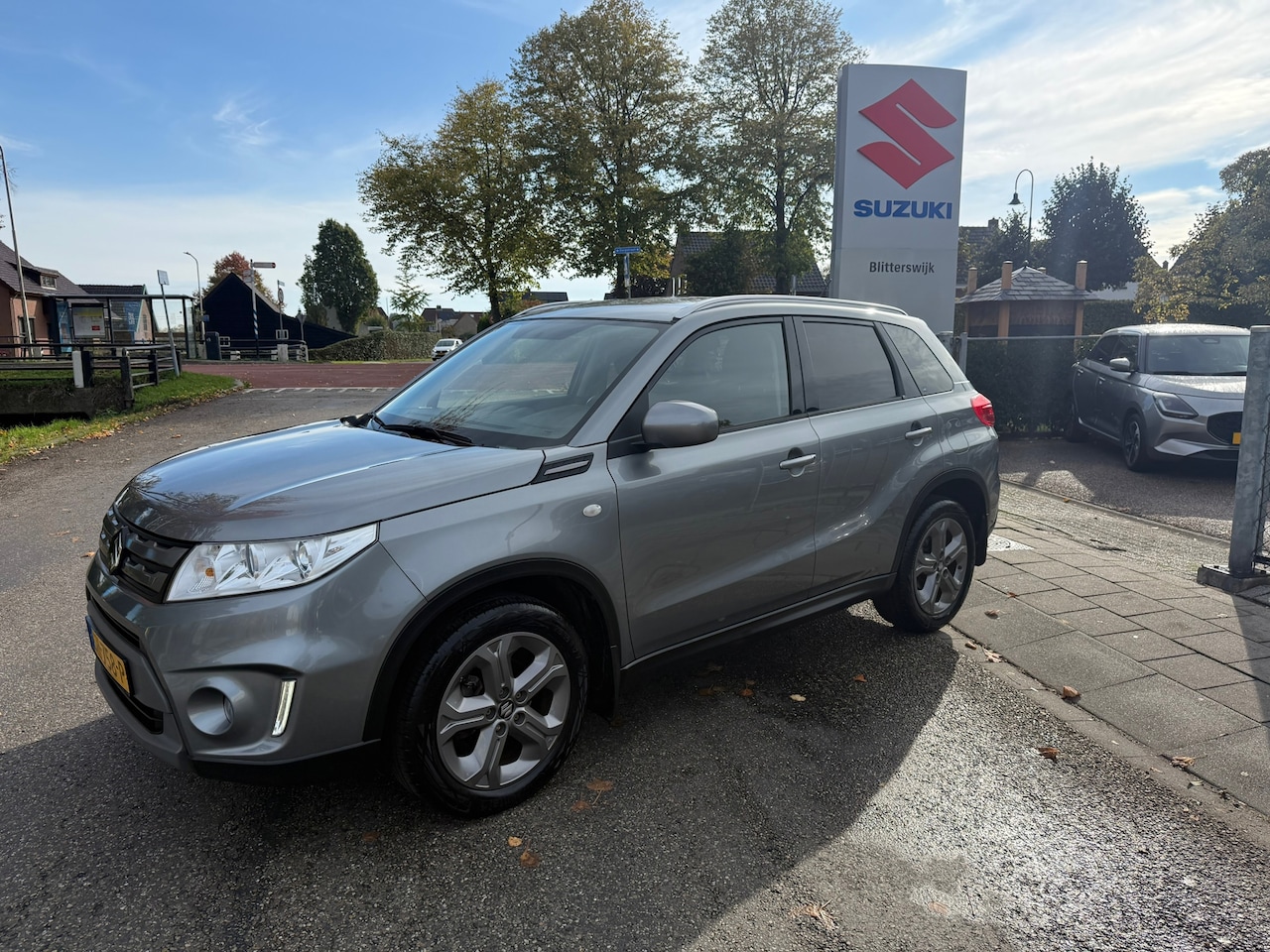 Suzuki Vitara - 1.6 Exclusive // Automaat // Trekhaak // Door ons onderhouden // Rijklaarprijs! - AutoWereld.nl