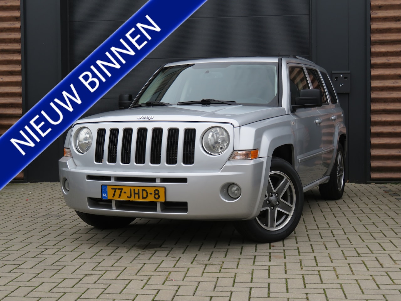 Jeep Patriot - 2.4 Limited Liberty Automaat AWD Airco Cr-Control Youngtimer - AutoWereld.nl