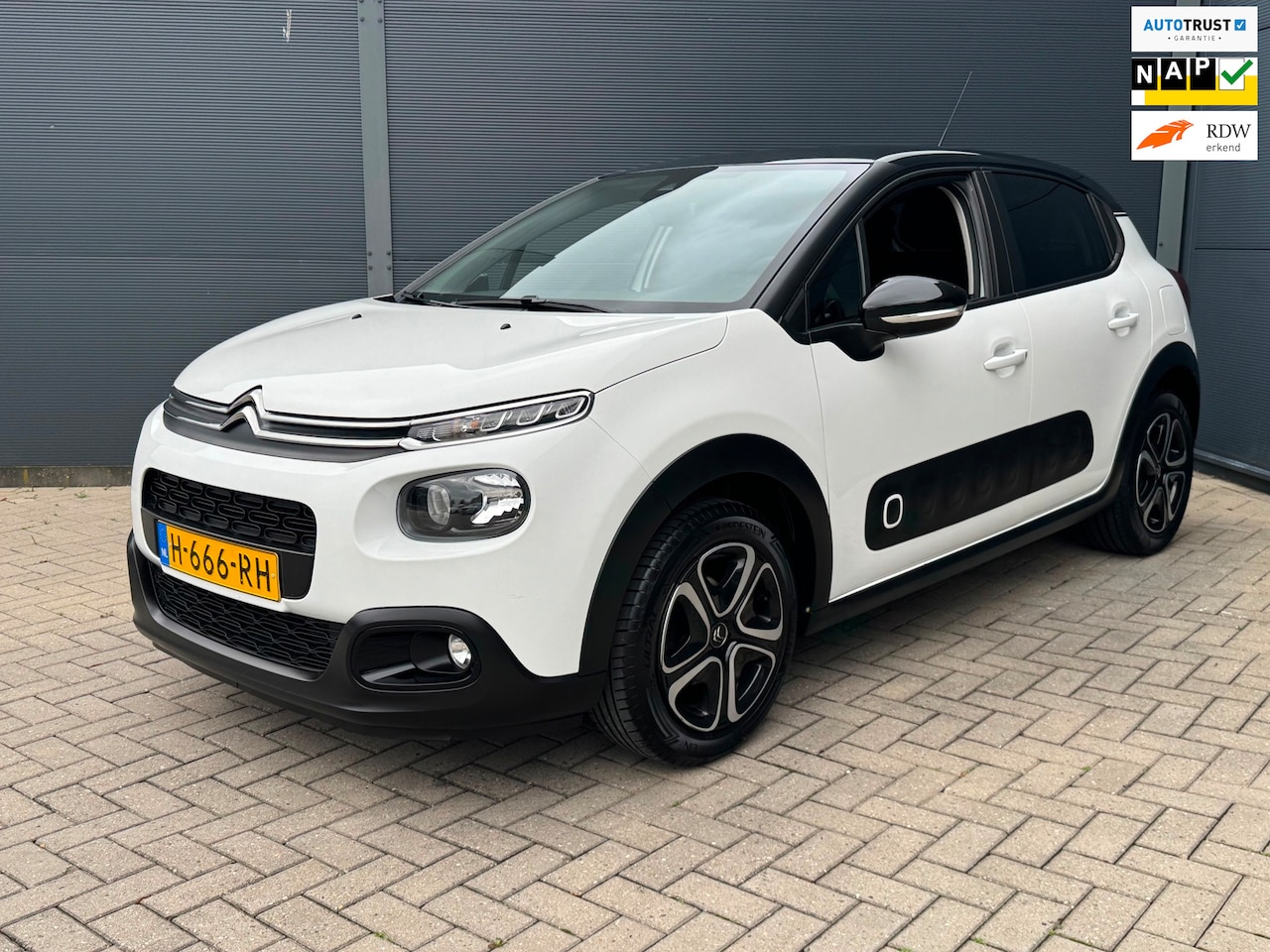 Citroën C3 - 1.2 PureTech S&S Feel Editiion / Navi / Pdc - AutoWereld.nl