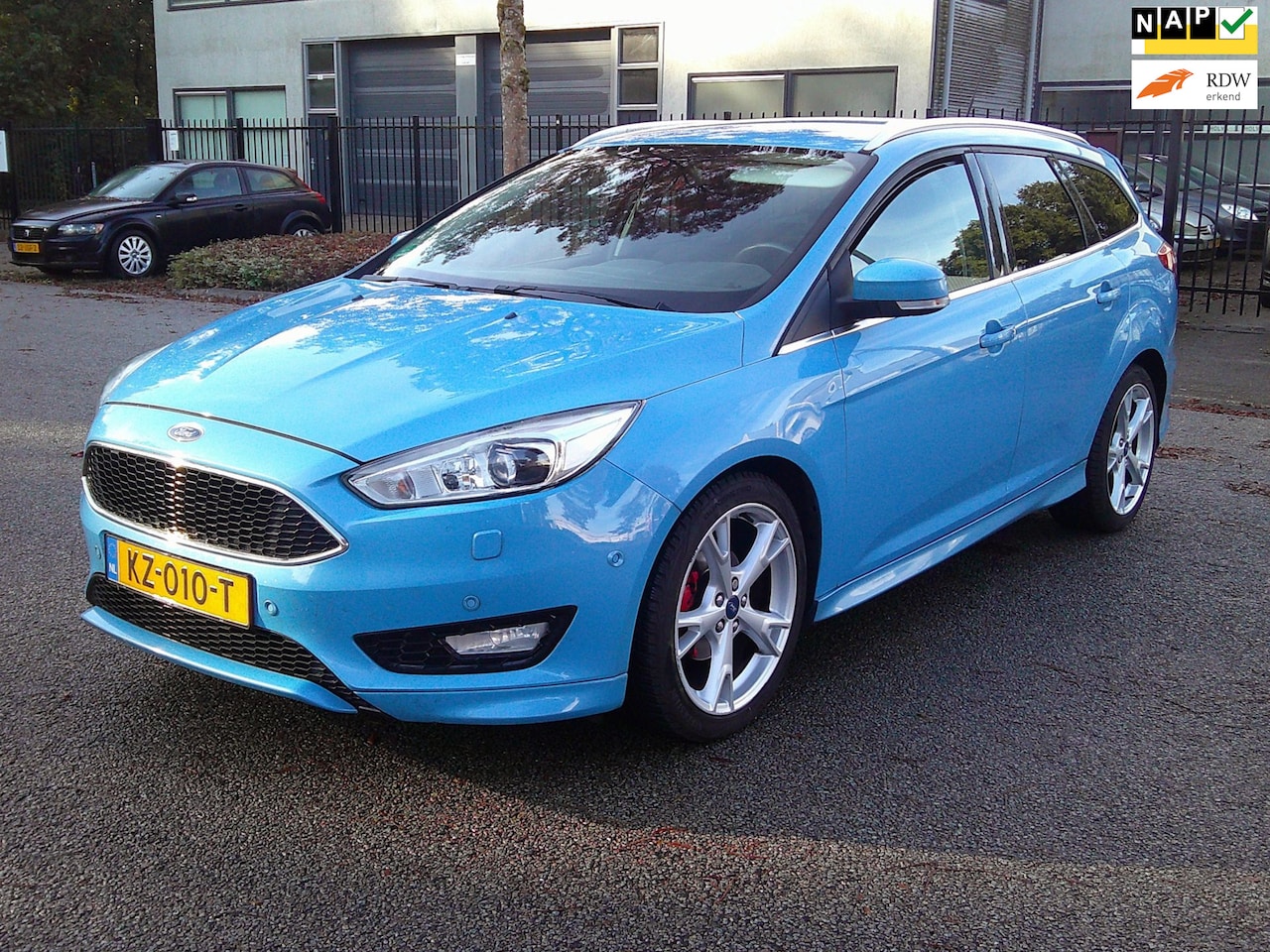 Ford Focus Wagon - 1.0 Titanium ST LINE CAMERA 18 INCH LED !! - AutoWereld.nl