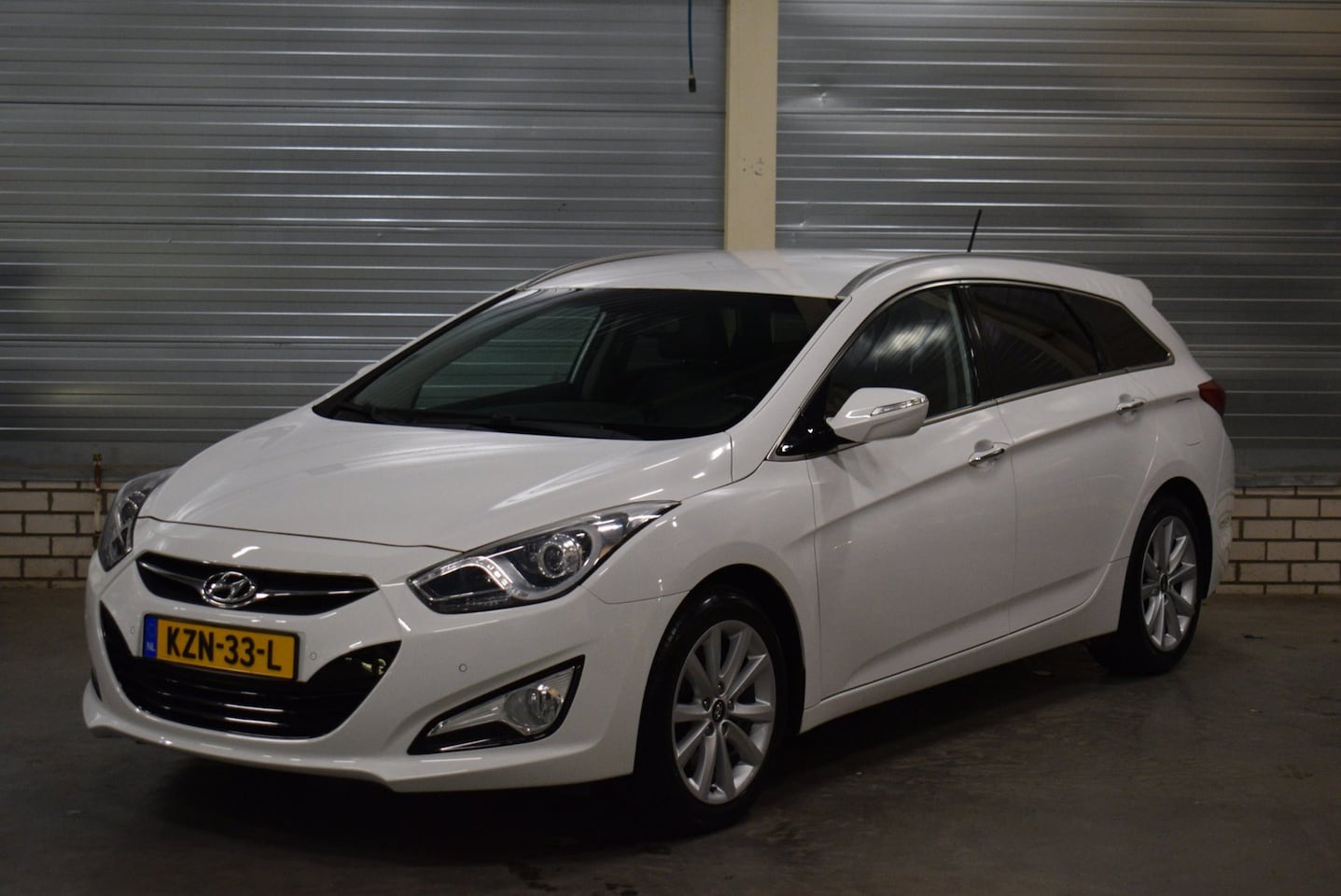Hyundai i40 Wagon - 1.6 GDI Blue i-Vision + 76.000KM!!! + Leder|Stoel/Stuurverwarming|Camera|Parkeersensoren|N - AutoWereld.nl