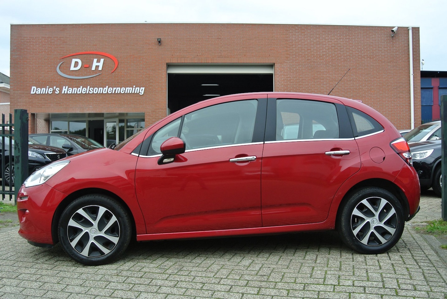 Citroën C3 - 1.2 PureTech Selection airco apk 03-07-2027 inruil mogelijk nap - AutoWereld.nl