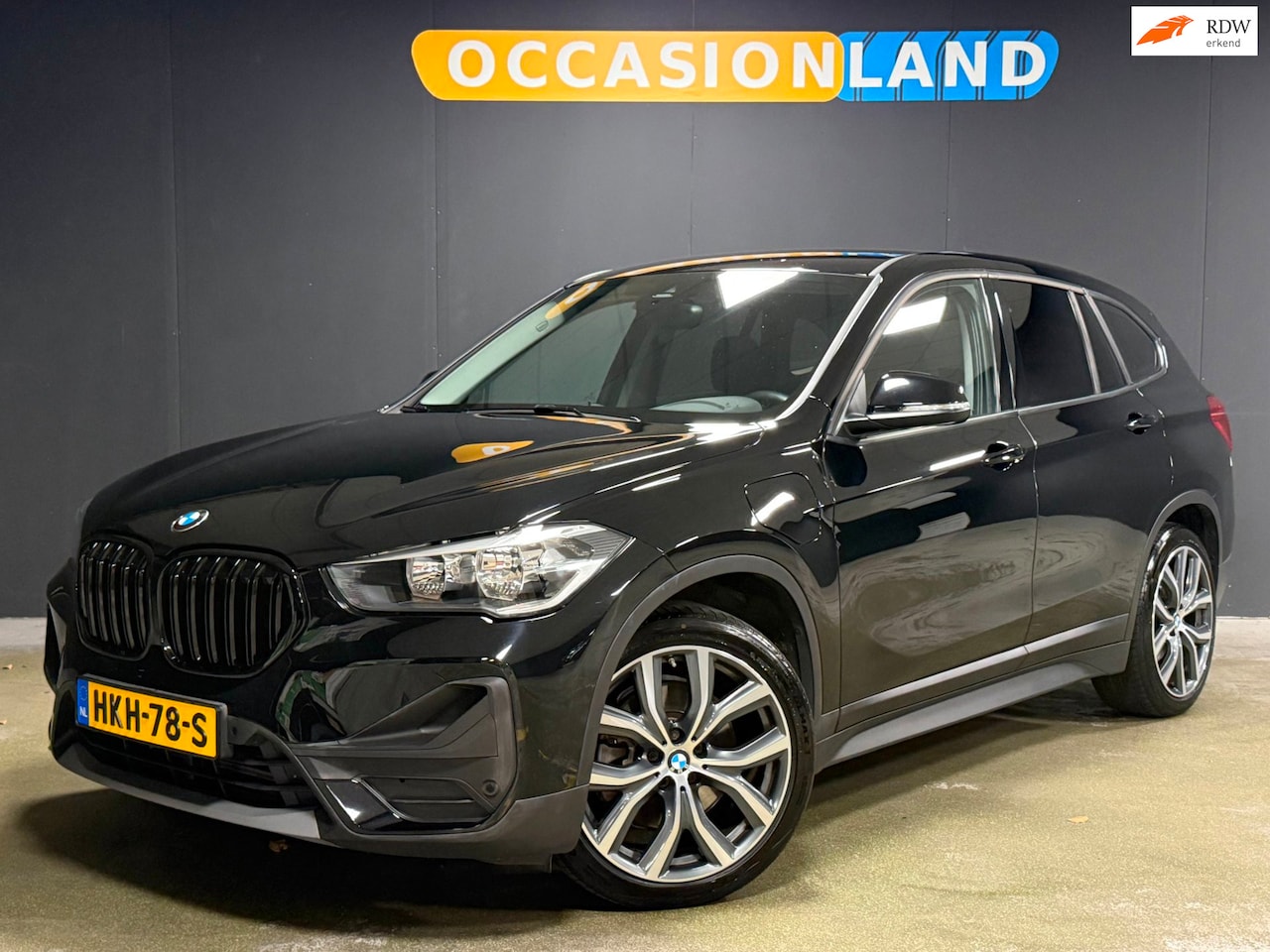 BMW X1 - XDrive25e|TREKHAAK|PDC|CAMERA|KEYLESS|LEDER|ACC|STOELV|DAB|CARPLAY|19INCH| - AutoWereld.nl