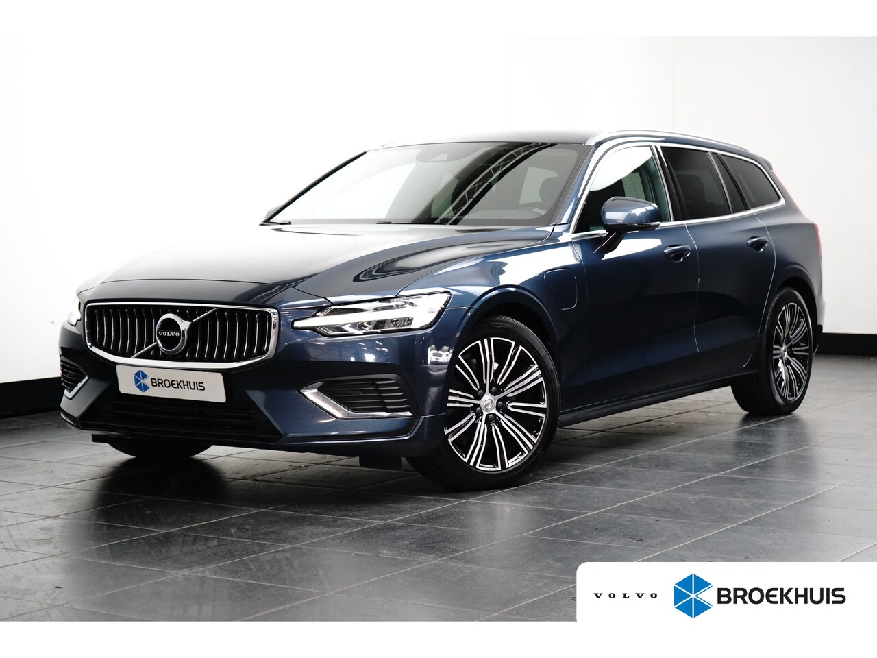 Volvo V60 - 2.0 T6 Recharge AWD Inscription | Trekhaak | Adaptieve CC | Memory | Stoel & stuurverwarmi - AutoWereld.nl