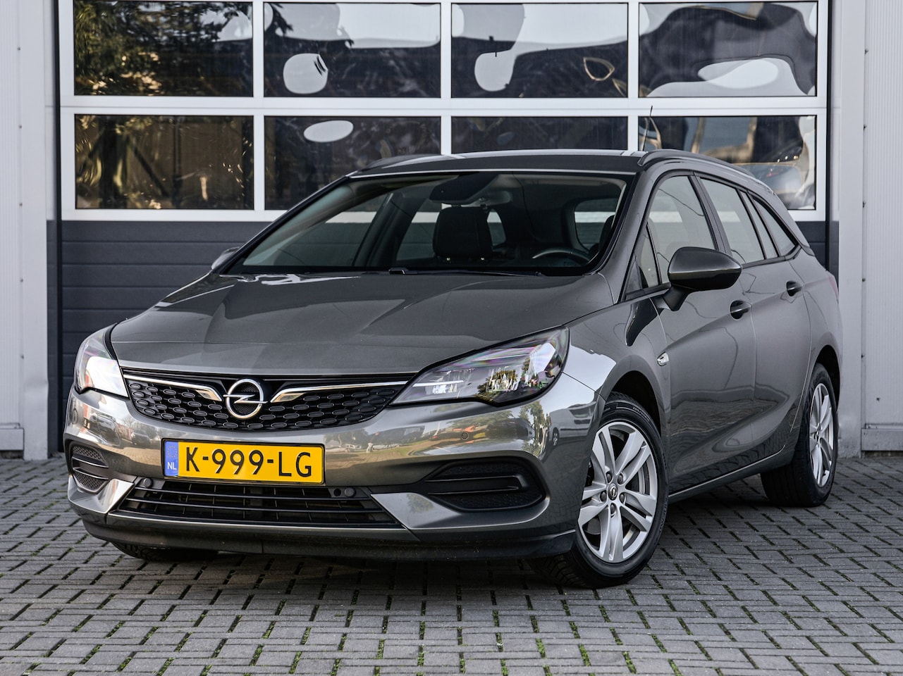 Opel Astra Sports Tourer - 1.2 Edition | Navi | Full LED | Trekhaak | PDC v+a | Comfortstoelen | Cruise control - AutoWereld.nl