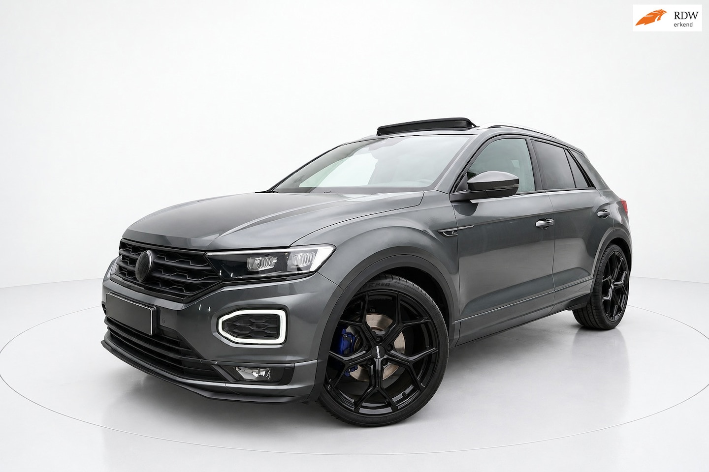 Volkswagen T-Roc - 2.0 TSI 4Motion 3x R LINE PANO VIRTUAL ACC - AutoWereld.nl