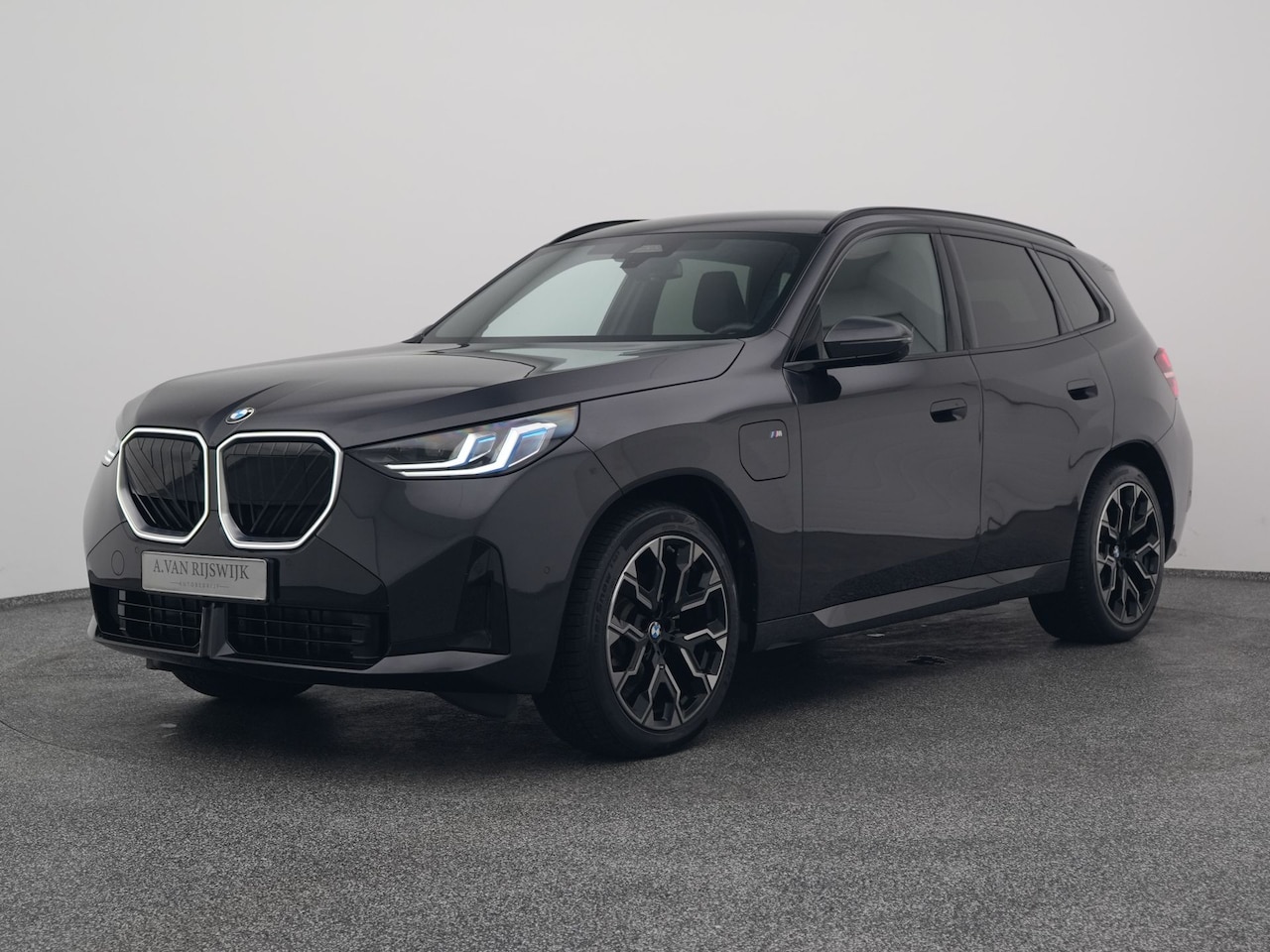 BMW X3 - 30e xDrive M-Sport | PANO | 360° | H&K | HUD | STOELVERWARMING - AutoWereld.nl