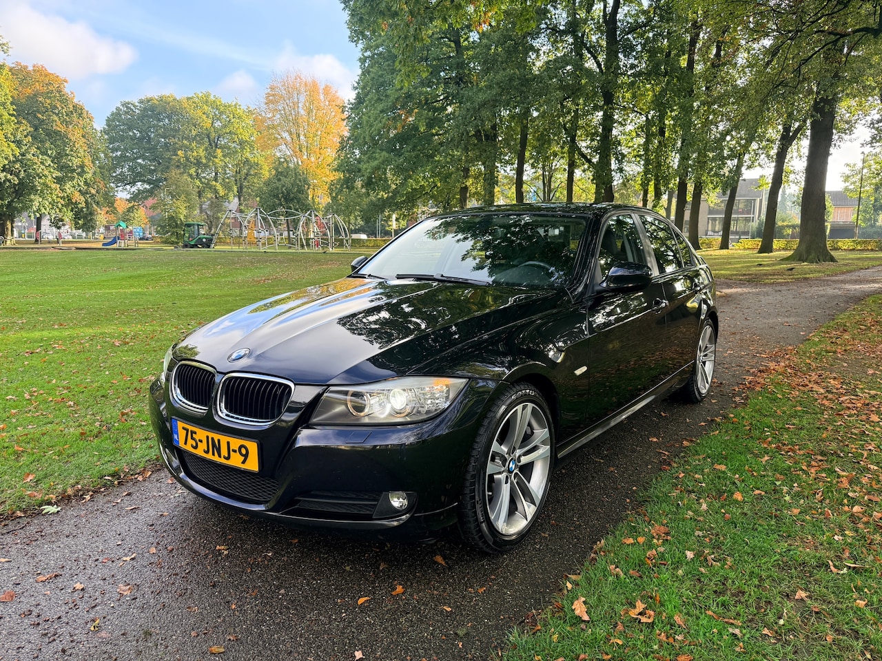 BMW 3-serie - 320i Business Line Mooie auto-Veel opties - AutoWereld.nl