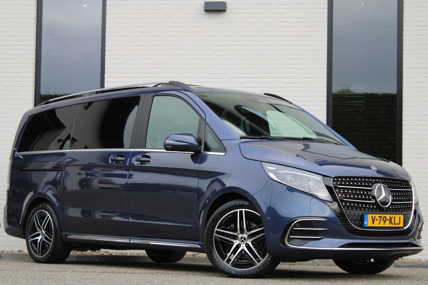 Mercedes-Benz V-klasse - 300d / Exclusive / AMG / DC / 4-Matic / Luchtvering / Elec Stoelen / Burmester / Vol Optie - AutoWereld.nl