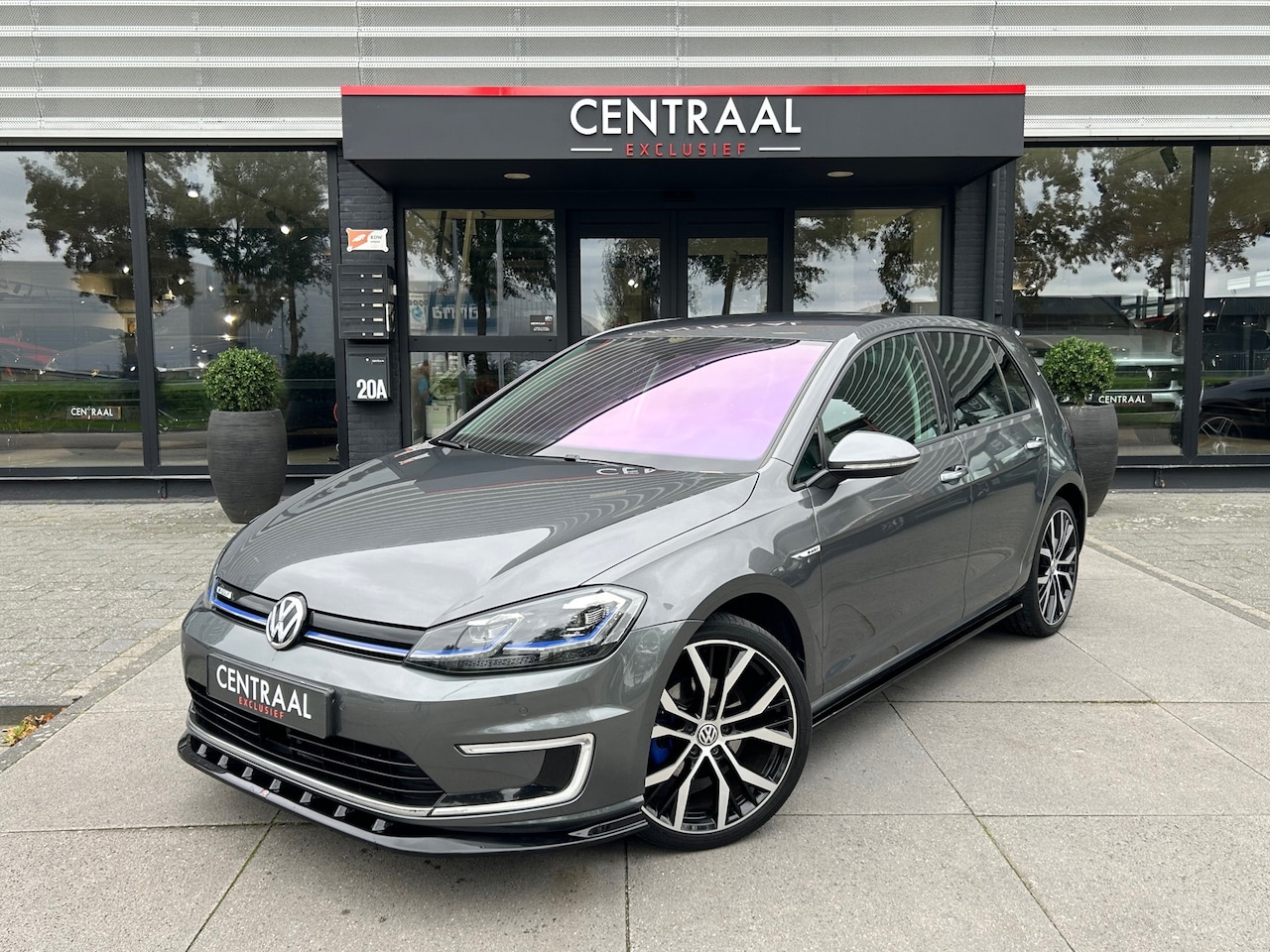 Volkswagen e-Golf - E-Golf|NL-Auto|SOH 89%|Leder|CarPlay|Camera|ACC - AutoWereld.nl