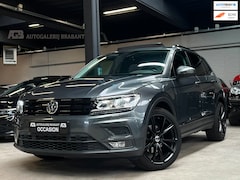 Volkswagen Tiguan - 1.5 TSI ACT Highline Business R Line Pano/Carplay/ACC/PDC V+A
