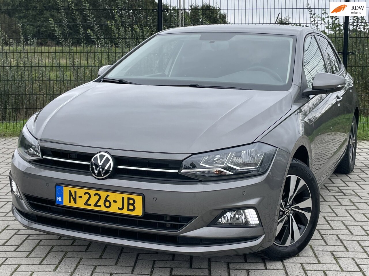 Volkswagen Polo - 1.0 TSI Comfortline Business NAVI | CarPlay | Dealer onderhouden - AutoWereld.nl