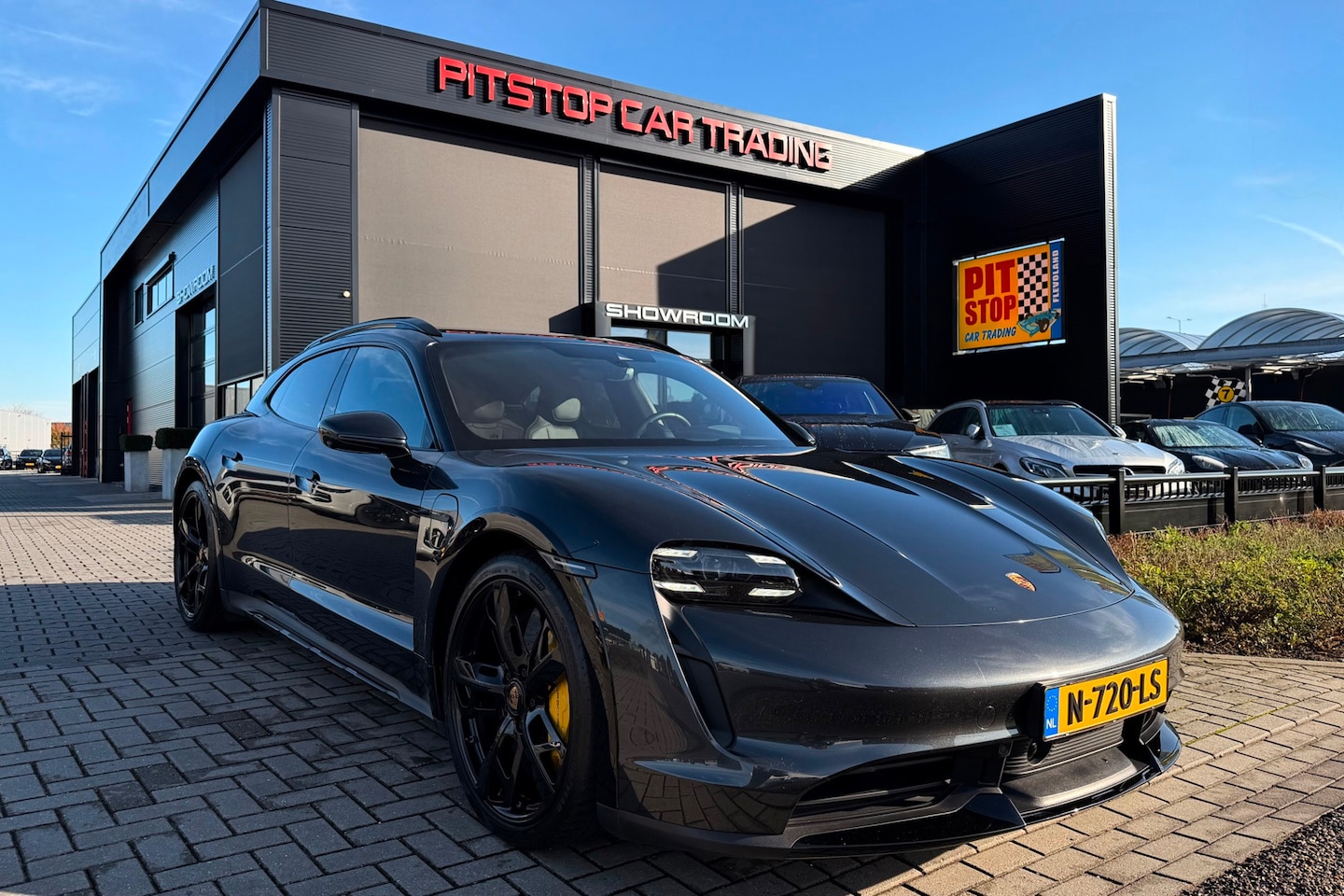 Porsche Taycan Cross Turismo - Turbo S 93 kWh Turbo S 93 kWh, 761pk, Carbon, Burmester, 192k nieuwprijs! - AutoWereld.nl