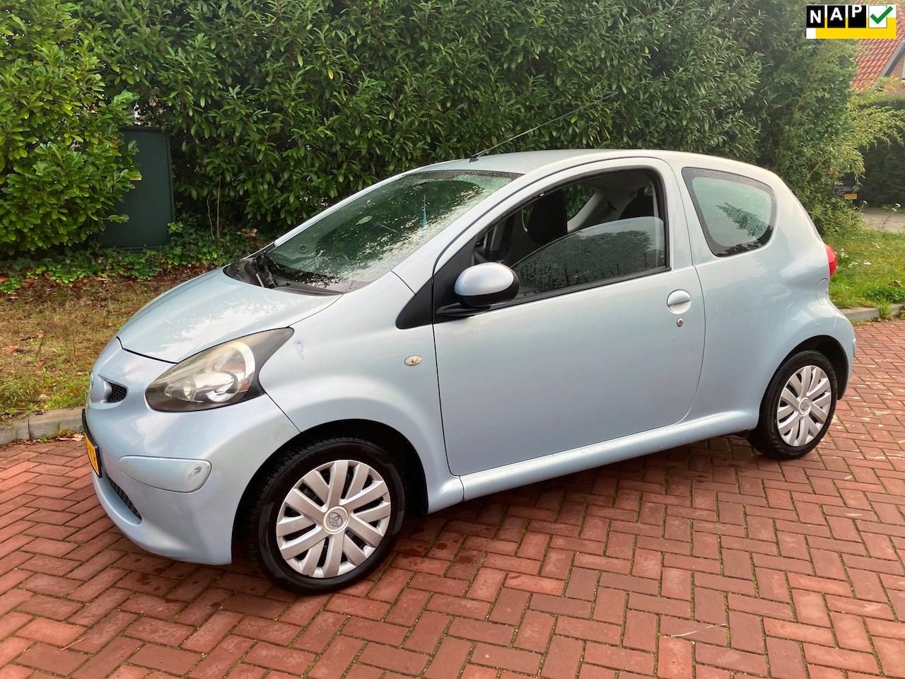 Toyota Aygo - 1.0-12V + koude airco apk tot 7-2027 nl auto - AutoWereld.nl