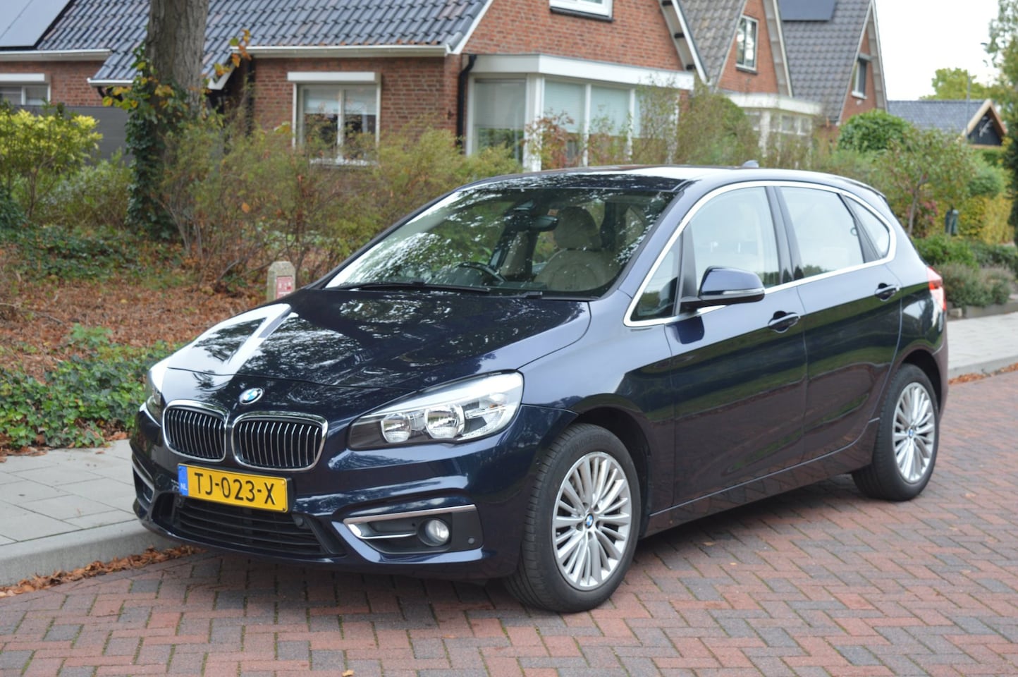 BMW 2-serie Active Tourer - 218d RHD/head-up/140dkm - AutoWereld.nl