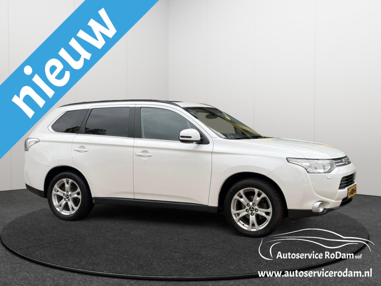 Mitsubishi Outlander - 2.0 Instyle | 7 peroons | Trekhaak - AutoWereld.nl