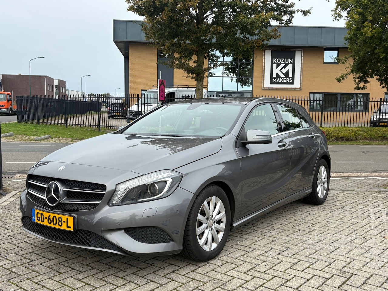 Mercedes-Benz A-klasse - 180 CDI Lease Edition | Airco | Cruise | Half-leder | Sportstoelen | Zwarte Hemel - AutoWereld.nl
