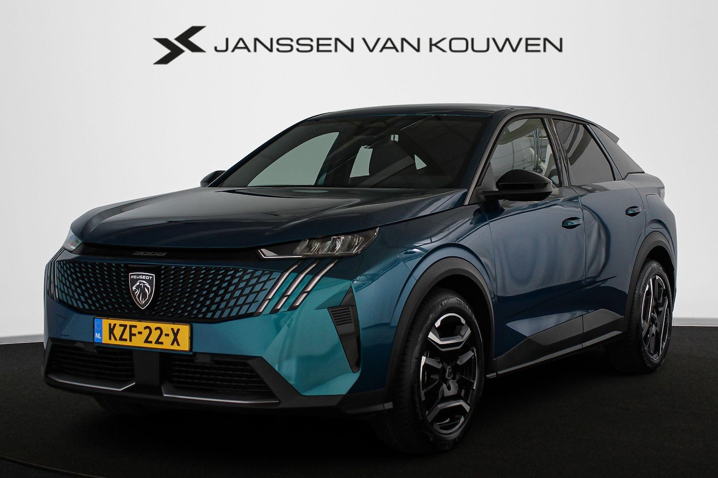 Peugeot e-3008 - Allure 73 kWh Warmtepomp Panoramic Navigatie - AutoWereld.nl