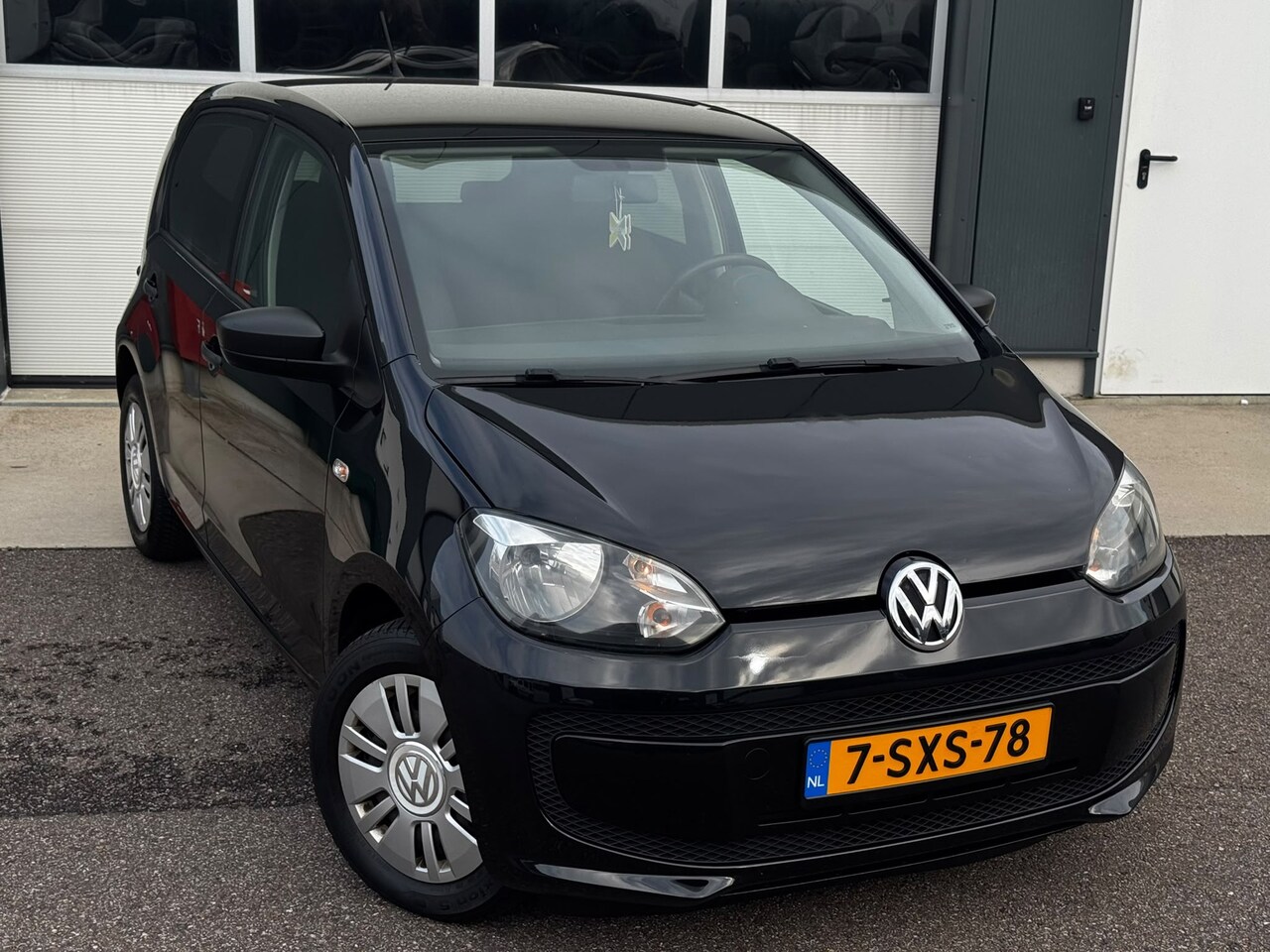 Volkswagen Up! - 1.0 take up! BlueMotion Airco l Audio l Electrische ramen - AutoWereld.nl