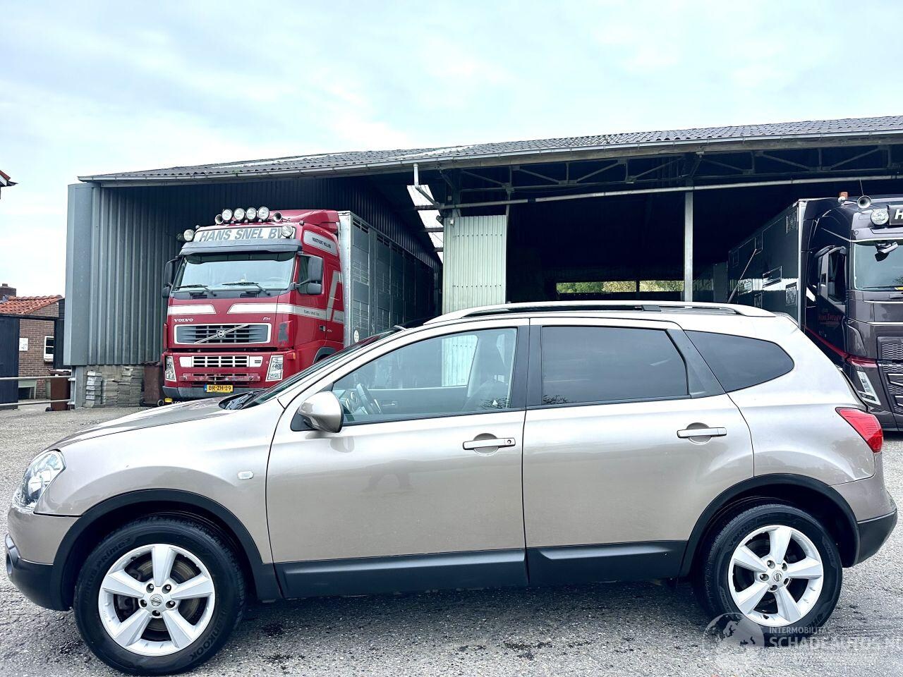Nissan Qashqai - 2.0 141pk 4WD aut Con. Ed 7Pers - pano - navi - camera - defa alarm - 7 zitplaatsen - rijd - AutoWereld.nl