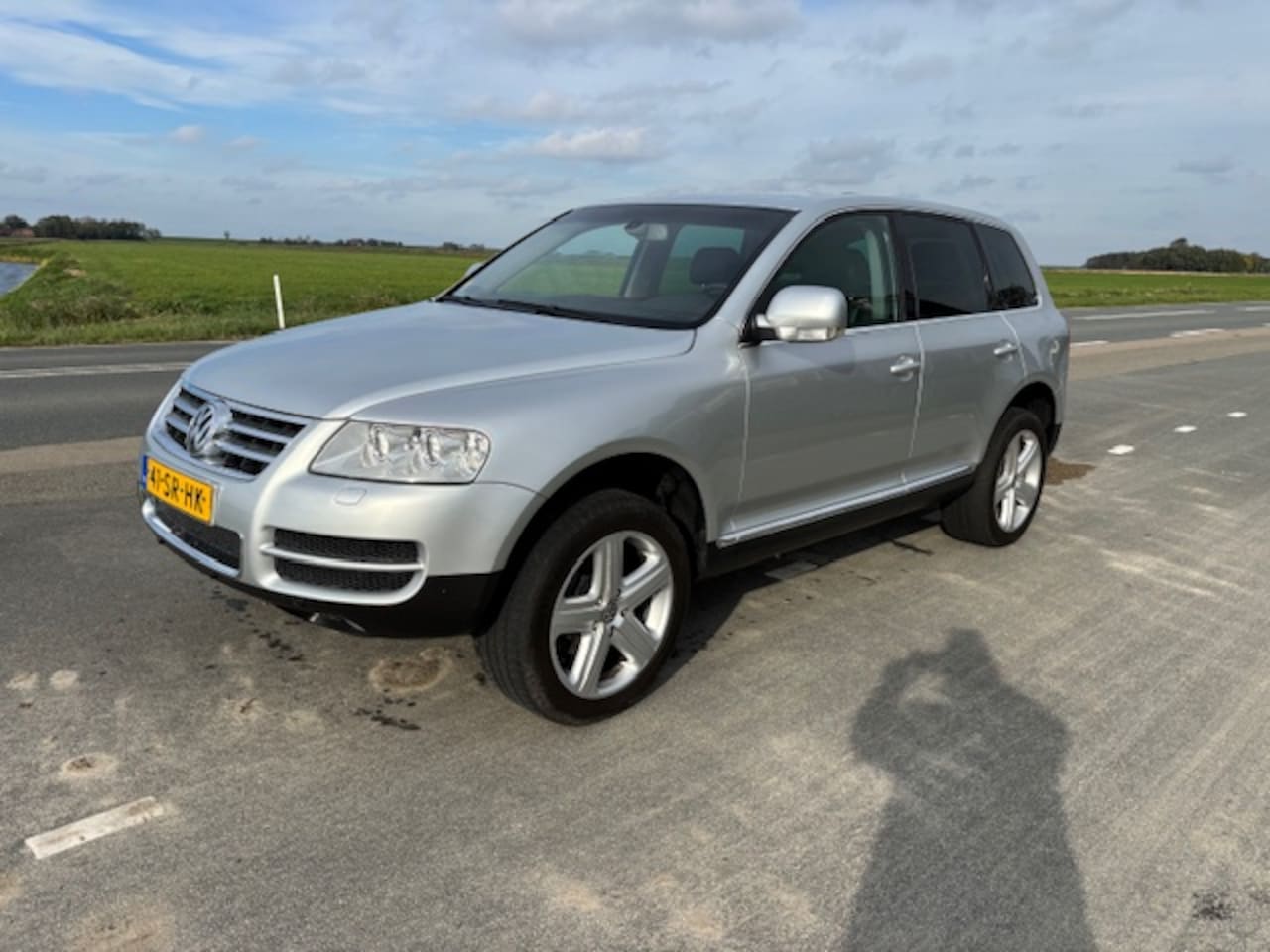 Volkswagen Touareg - 4.2 V8 228KW 4MOTION AUT nieuwe auto met volledigeonderhoud historie - AutoWereld.nl