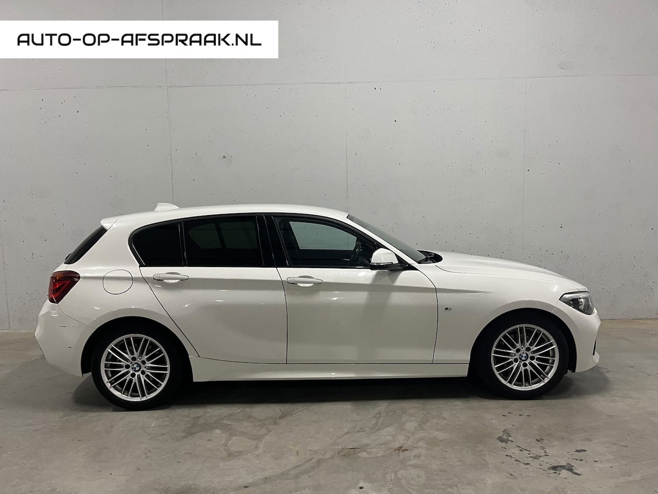 BMW 1-serie - 116i M Sport 5drs Leer Navi Clima Cruise - AutoWereld.nl