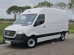 Mercedes-Benz Sprinter - 317 L2H2 RWD Cruise control, Airco, Pdc, Mbux, Carplay, Camera, Climate control, Stoelverw