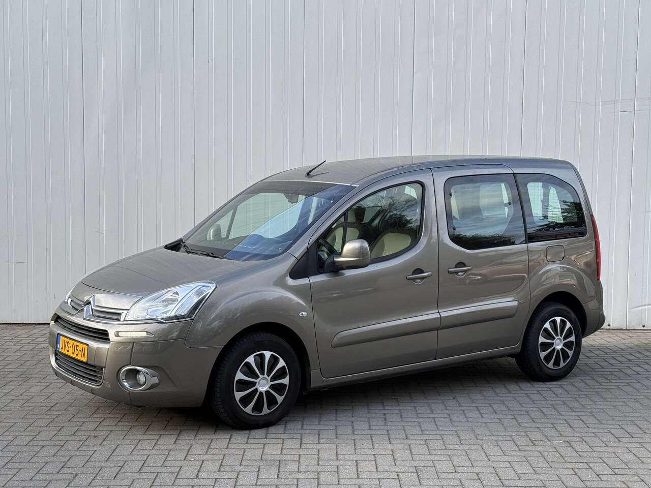 Citroën Berlingo - 1.6 VTi Rolstoelauto 3+1 of 5-0 - Ruime Bodemverlaging - Knielsysteem - Luchtvering - Rols - AutoWereld.nl