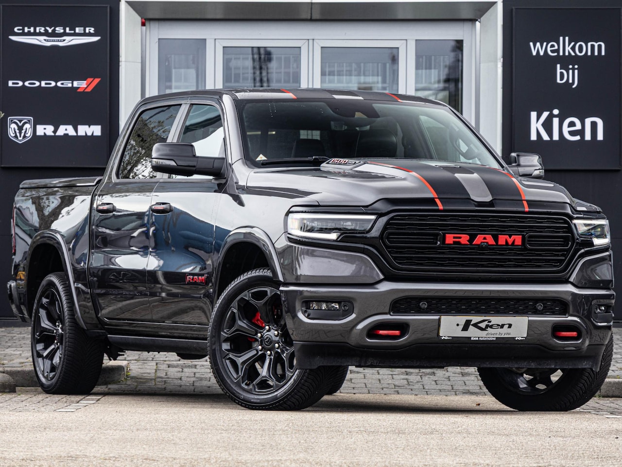 Dodge Ram 1500 - 5.7 V8 4x4 Crew Cab Limited | Pano | Luchtvering | LPG | Harman kardon | Memory | Luxe Led - AutoWereld.nl