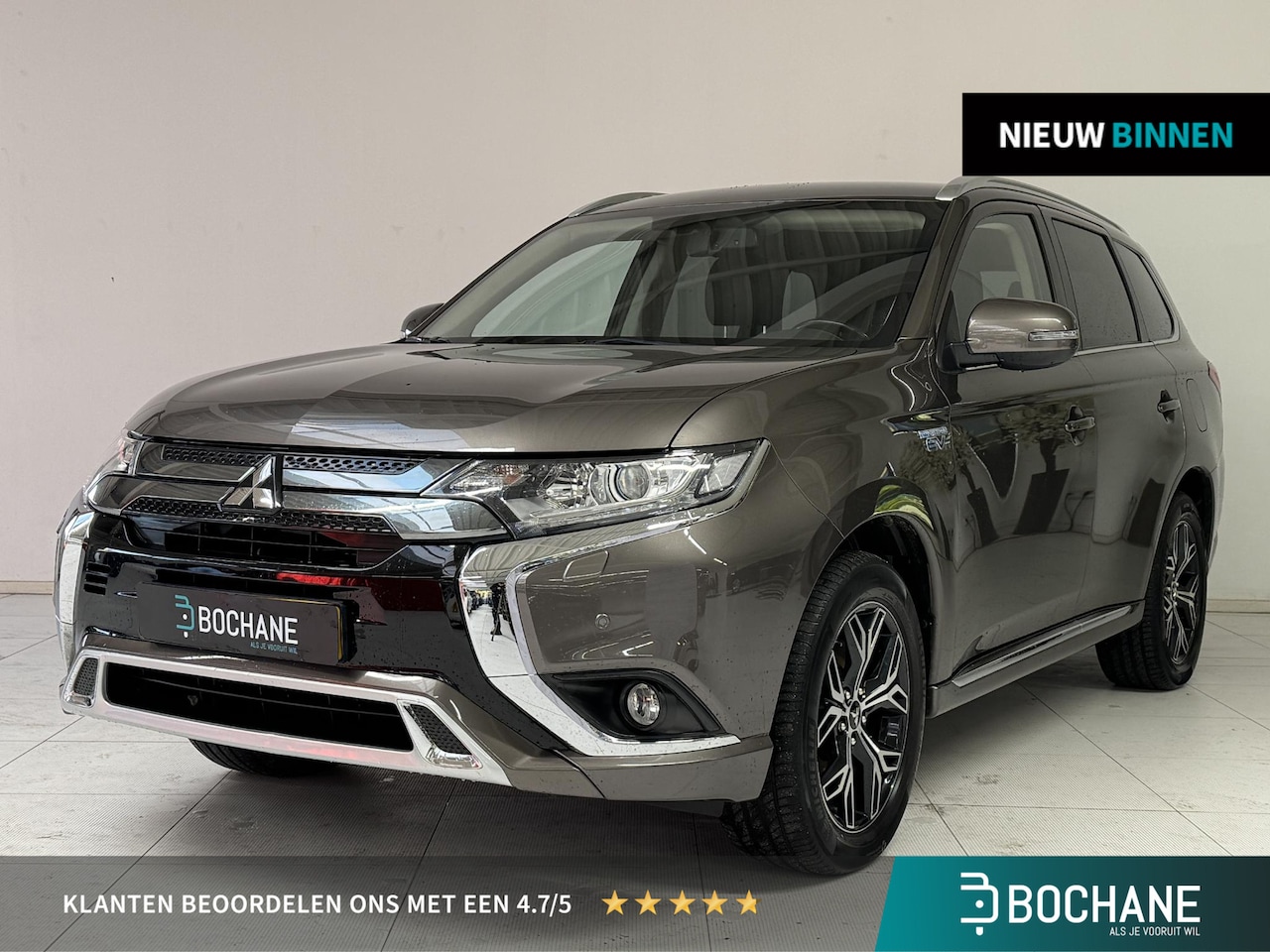 Mitsubishi Outlander - 2.4 PHEV Intense | Trekhaak | Camera | Navigatie | Stoelverwarming | - AutoWereld.nl