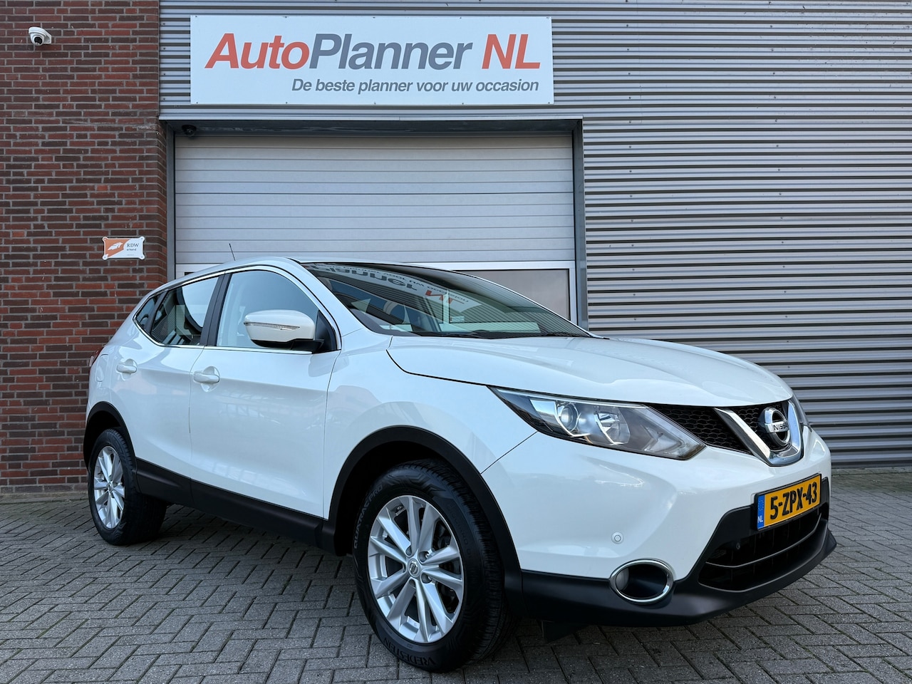 Nissan Qashqai - 1.2 Acenta I Clima I Cruise I Pdc I Trekhaak - AutoWereld.nl