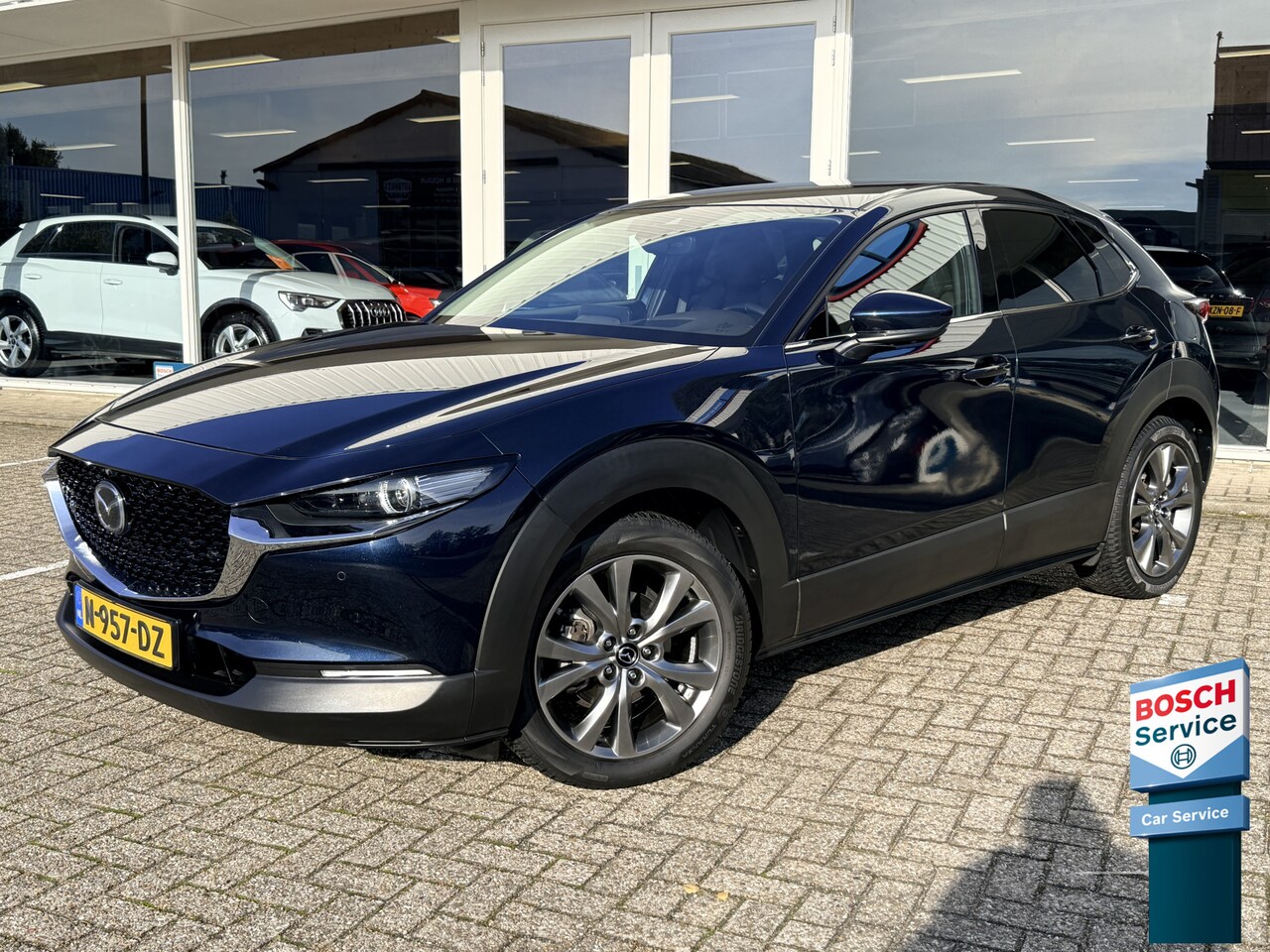 Mazda CX-30 - 2.0 e-SkyActiv-X M Hybrid Luxury | Trekhaak | Leder | Stoel- en stuurverwarming | Apple/An - AutoWereld.nl