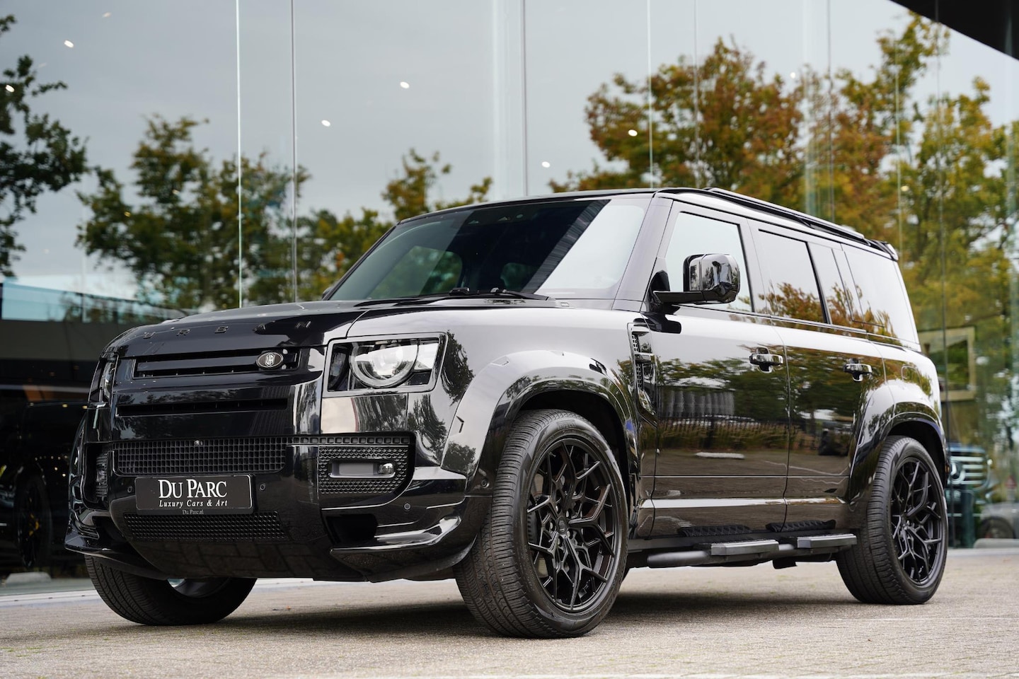 Land Rover Defender 110 - P400 E 110 X-Dynamic HSE / URBAN WIDETRACK / BLACK PACK - AutoWereld.nl