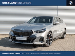 BMW 5-serie Touring - 530e M Sport Automaat / Panoramadak / Trekhaak / Bowers & Wilkins / Adaptieve LED / Comfor