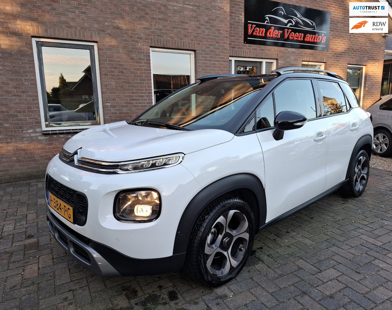Citroën C3 Aircross - 1.2 PureTech S&S Shine. In nieuwstaat. O.a. navi, camera, leder, carplay, pano, etc. D-rie - AutoWereld.nl