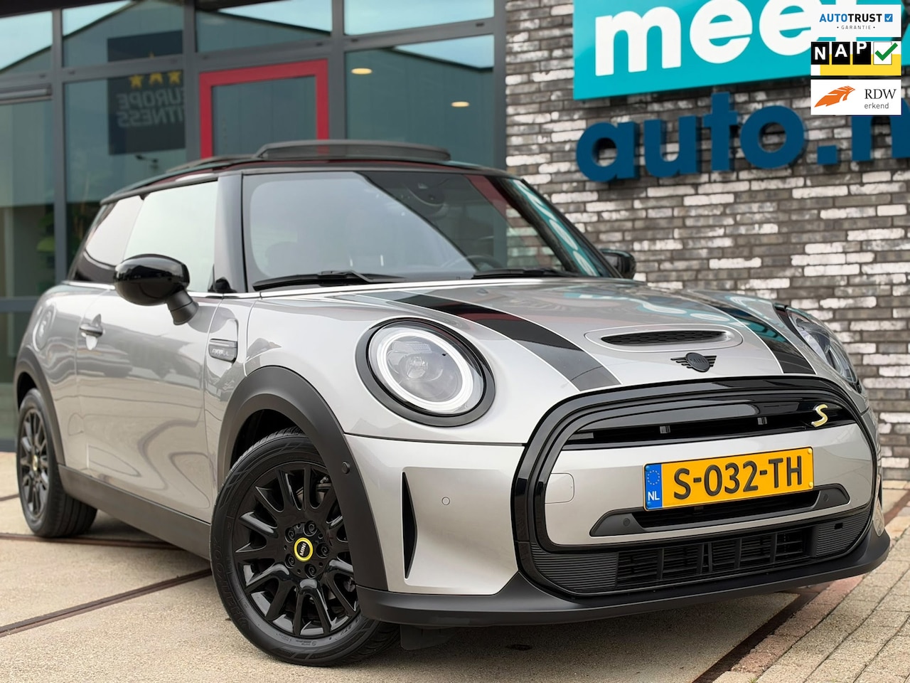 MINI Electric - Camden Edit. l SOH 98%l WARMTEPOMP l PANO l H/K l CAMERA l LEDER l ST-VERW l KEYLESS l SFE - AutoWereld.nl