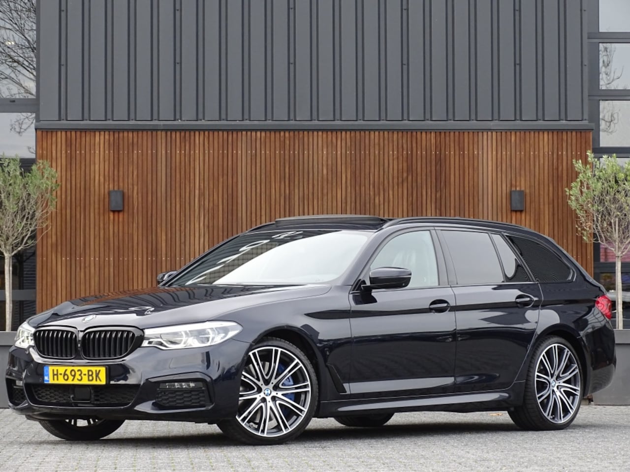 BMW 5-serie Touring - 540i xD 341PK High Ex. M-Individual / Laser / 360° / *NAP* - AutoWereld.nl