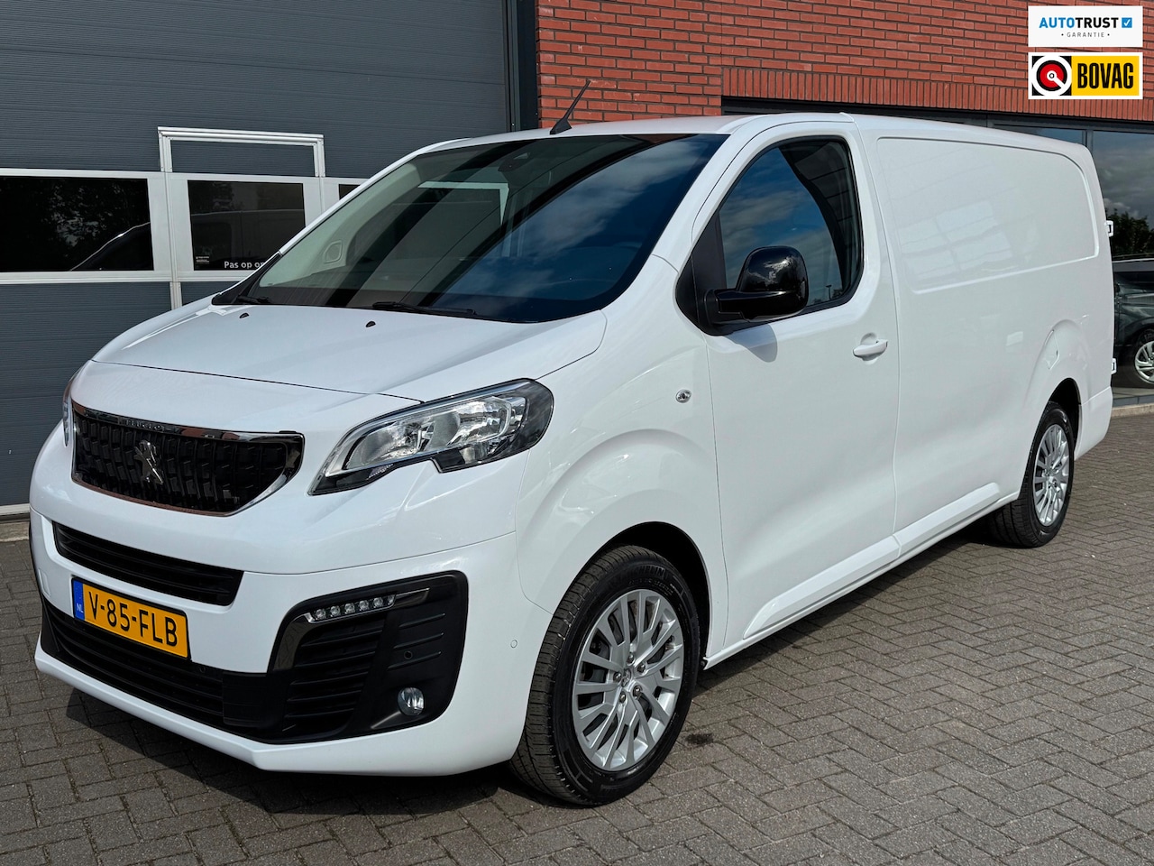 Peugeot Expert - 2.0 BlueHDI 145 S&S L3 Cruise Navi Camera Airco - AutoWereld.nl