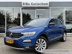 Volkswagen T-Roc - 1.5 TSI Sport Business R * Trekhaak * Stoelverwarming * Apple carplay