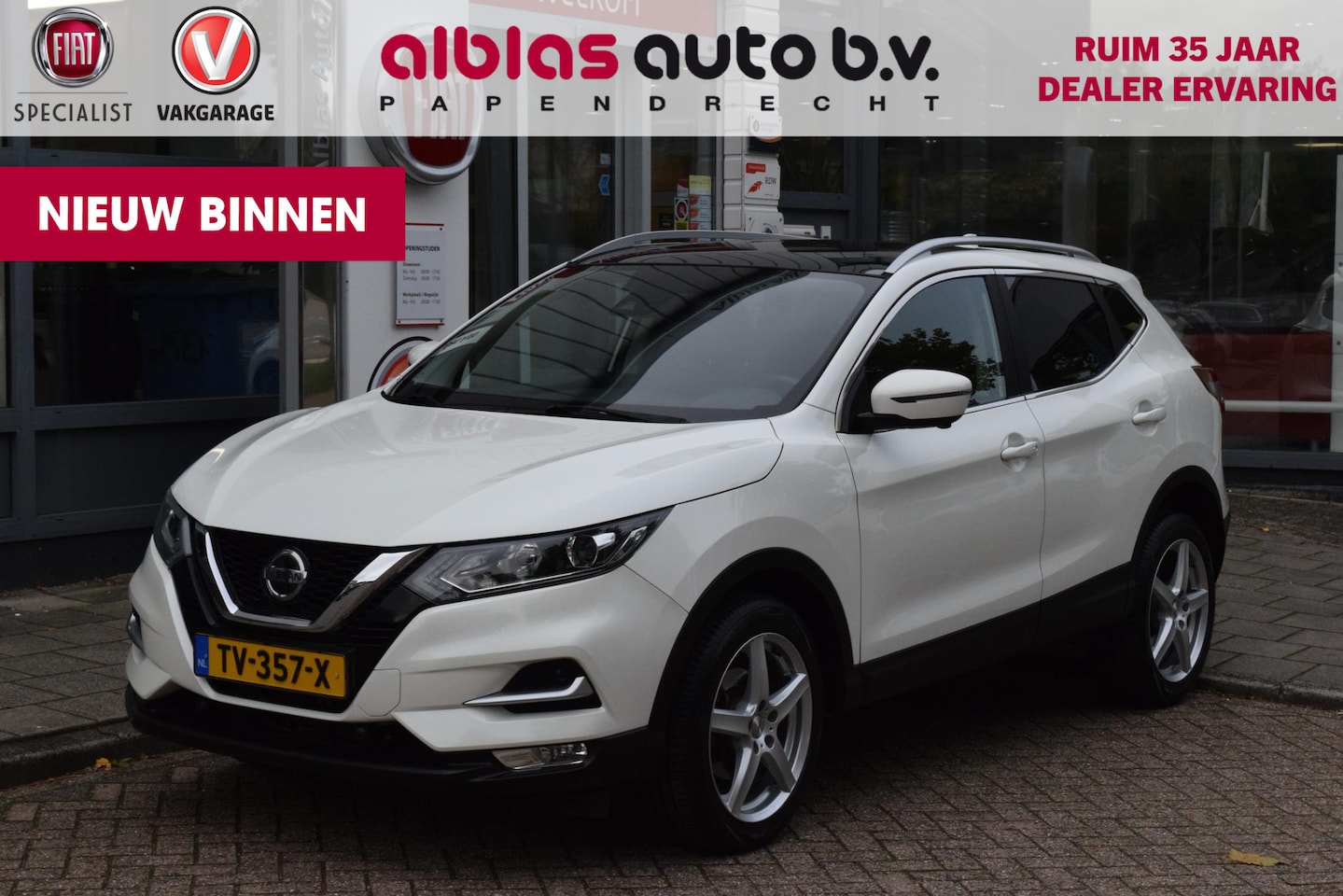 Nissan Qashqai - 1.2 N-Connecta|Pano|360 cam.|Trekhaak|Dealero.h. - AutoWereld.nl